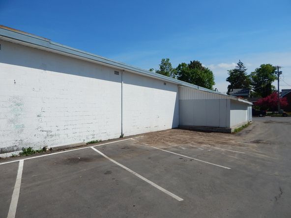 6006 New Hartford St, Wolcott, NY 14590